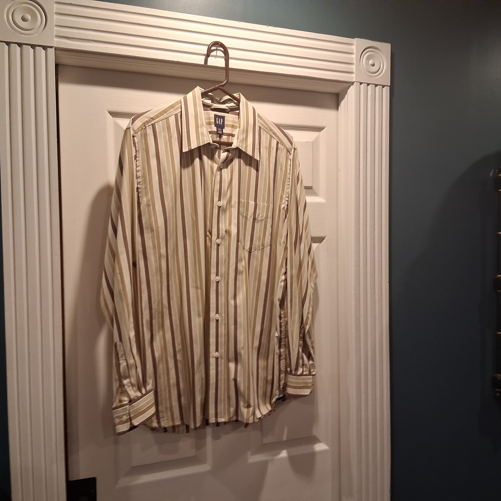 GAP Casual Button Down Shirt in Brown and White